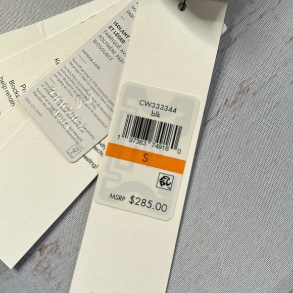 NWT - Calvin Klein Puffer Jacket - Picture 4 of 9